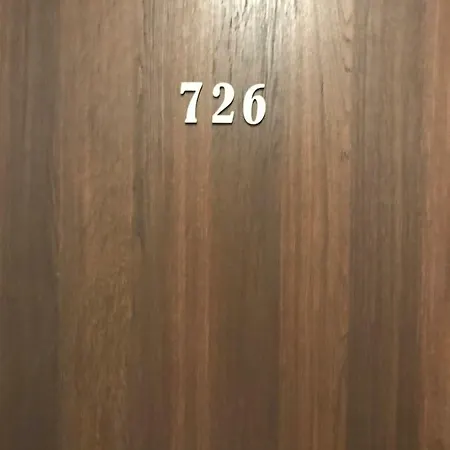 Apartment Grzybowska 6/10