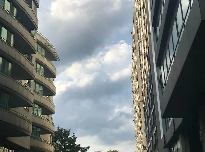 Grzybowska 6/10 Apartman *