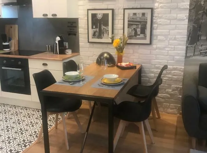 Grzybowska 6/10 Apartman