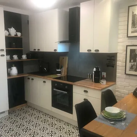 Appartement Grzybowska 6/10 Varsovie